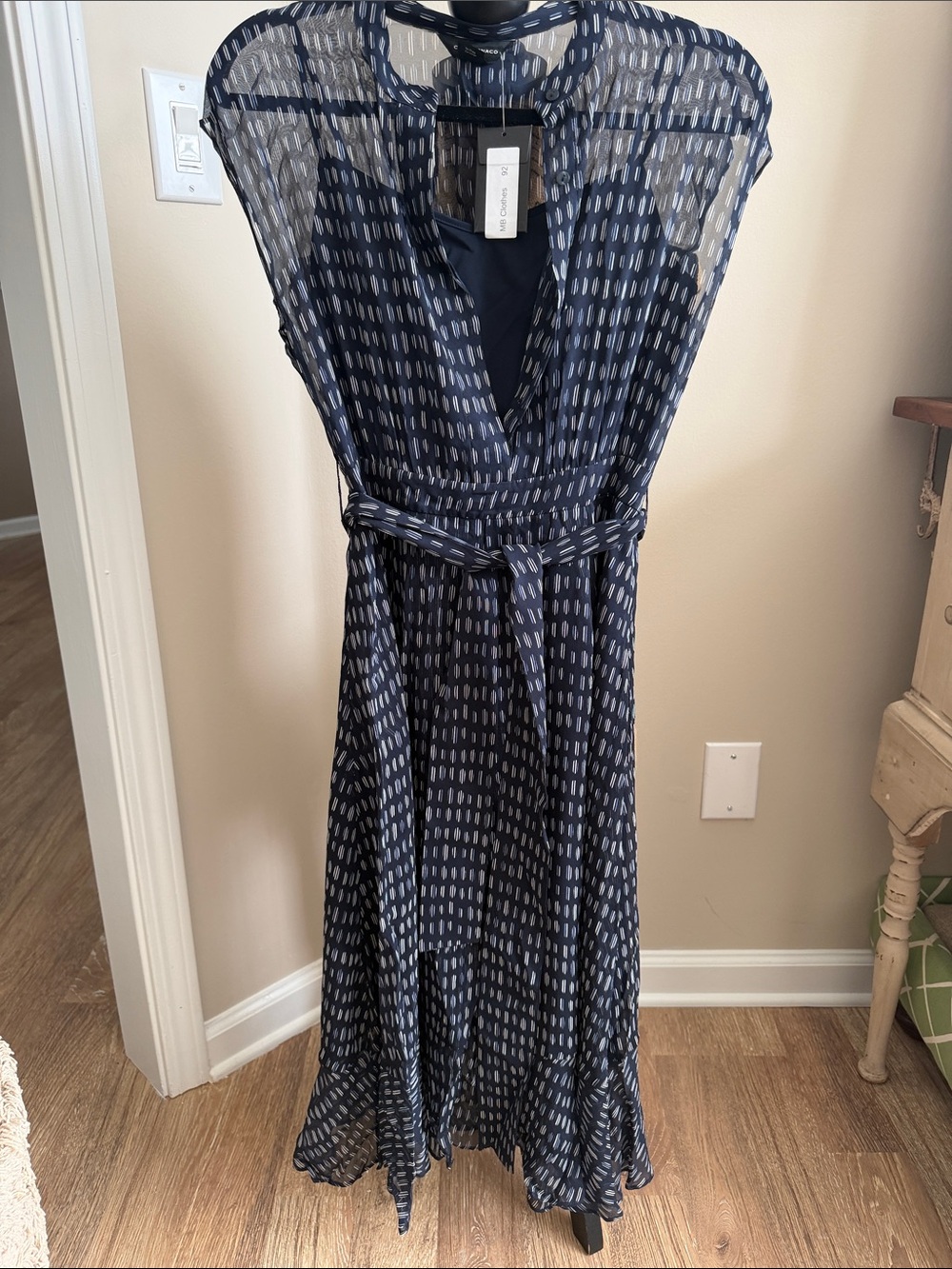 Beautiful NWT Navy Patterned Midi Dress - Elegant Navy Print